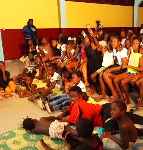 Un-cinema-proche-des-habitants-des-quartiers