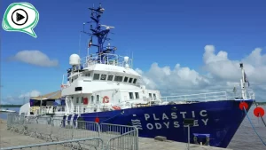 Le Plastic Odyssey à quai au Port de Saint-Laurent du Maroni