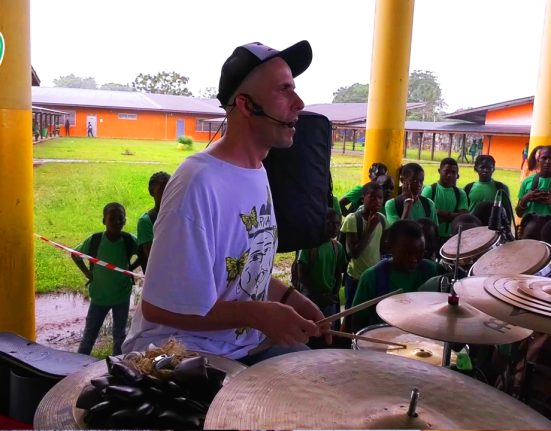 Les récrés musicales de Mizik Machine au collège Léodate Volmar