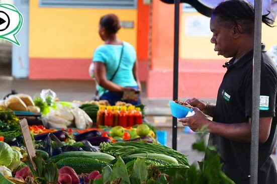 Minute Victor - Episode 4 : Un jour de marché à Saint-Laurent du Maroni