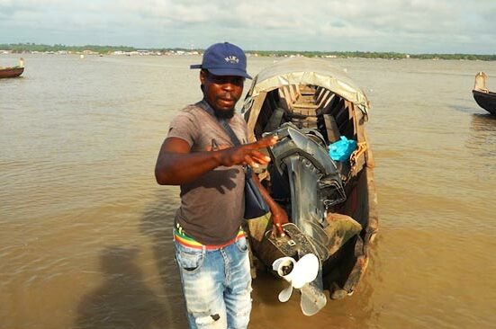 Portrait de Abetie Atoya, piroguier entre Saint-Laurent et Albina