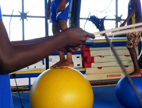 Aujourd’hui, dans l’épisode 9, découvrez le cirque avec Cynthia Jambon et Latitude Cirque