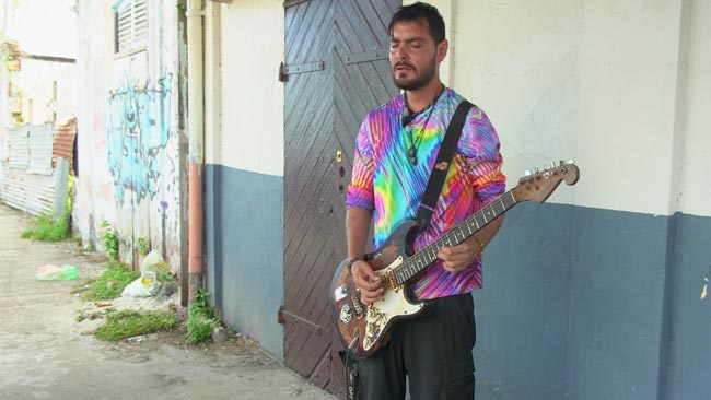 Fidelio, alias Fidelirante : L'artiste de rue voyageur