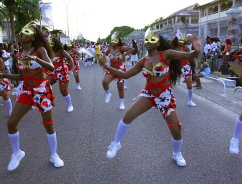 Le 2 février 2026, la Grande Parade le l’Ouest a régalé les spectateurs. Les rues de Saint-Laurent ont accueilli pas moins de 36 groupes, sur le thème « haut en couleurs ».