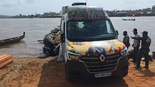 Maripasoula accueille enfin sa bibliothèque mobile !