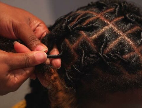 Passionnée de coiffure depuis de nombreuses années, Vanessa Badette s'est spécialisée dans les coiffures de locks