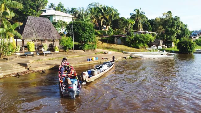 La Pirogue du droit est une action menée en Guyane pour faciliter l’accès à la justice dans les zones isolées, en particulier les communes du fleuve