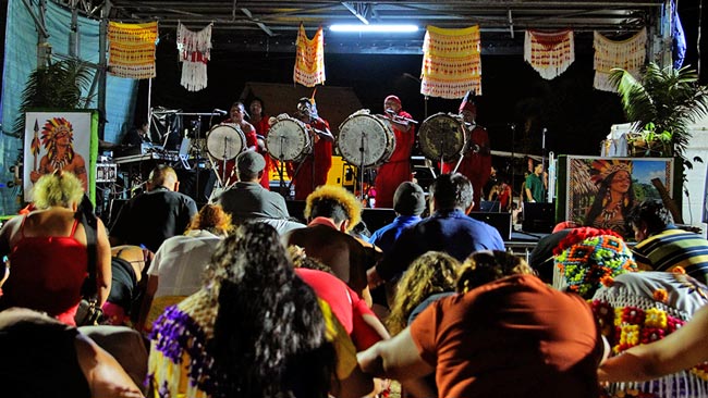 Le samedi 12 septembre 2026, le village de Bellevue a vibré au rythme de la Journée des racines amérindiennes, organisée par la Communauté de communes des Savanes